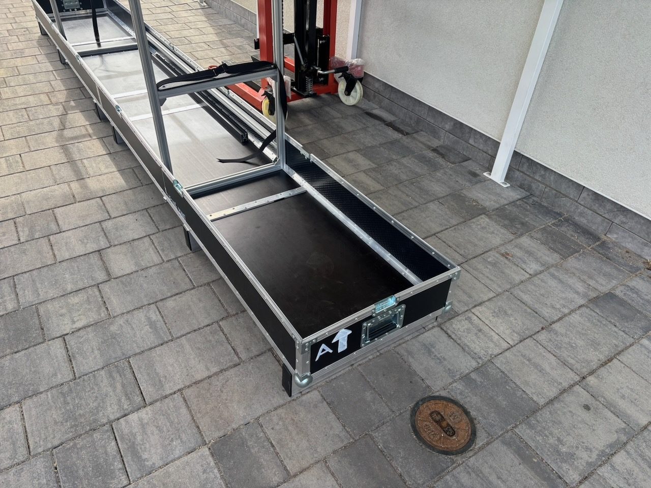 Inside the case with the antenna support cage